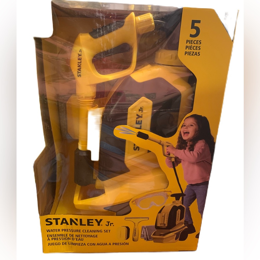 Stanley Jr. Yellow Water Pressure Play Set. NIB AGE 3T.